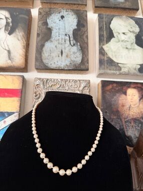 Vintage Monet Faux Pearl Graduated Necklace Classic Elegant Jewelry